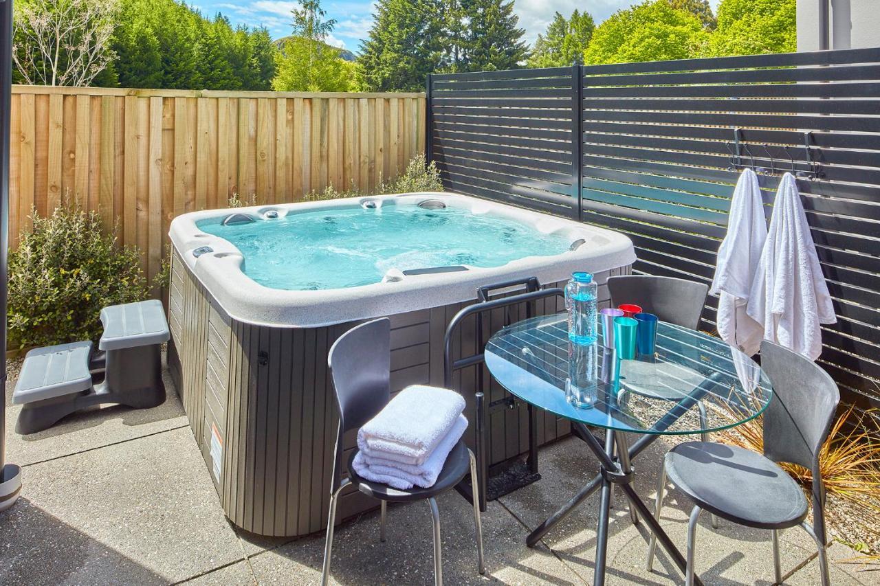 Arthurs Point Retreat - With Hot Tub Queenstown Exterior photo